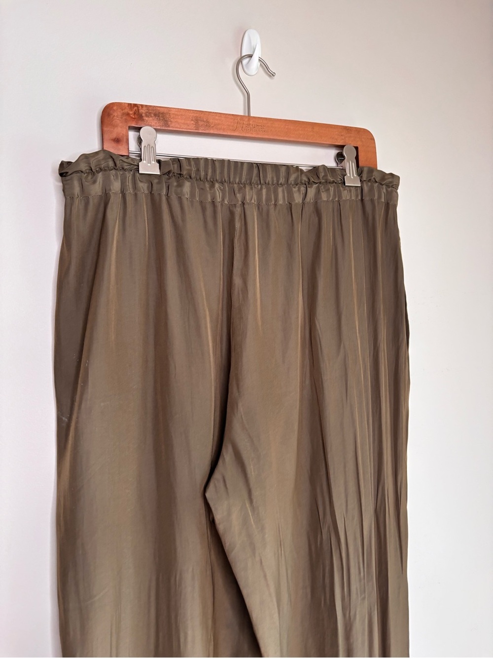 Babaton Wide Leg Satin Pants High Rise Pull On Dark Olive Size XL - Picture 7 of 10